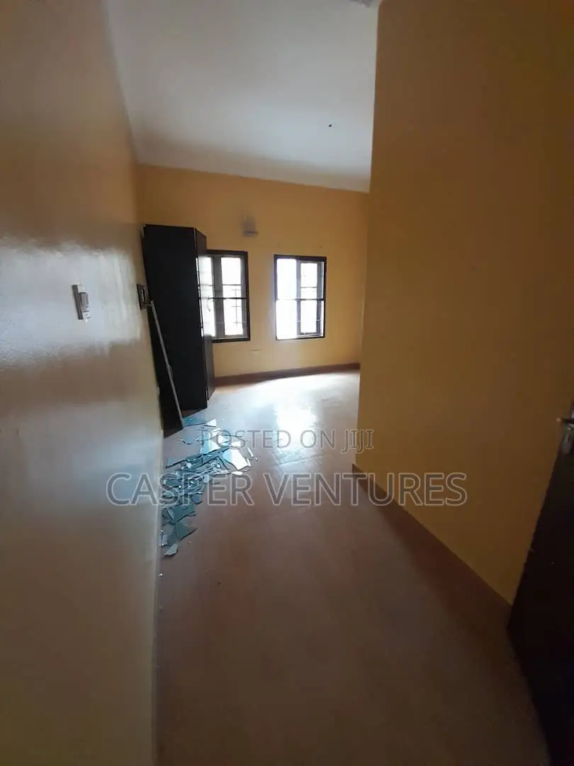 Mini Flat in Cruiz, Ikate for rent in Ikate