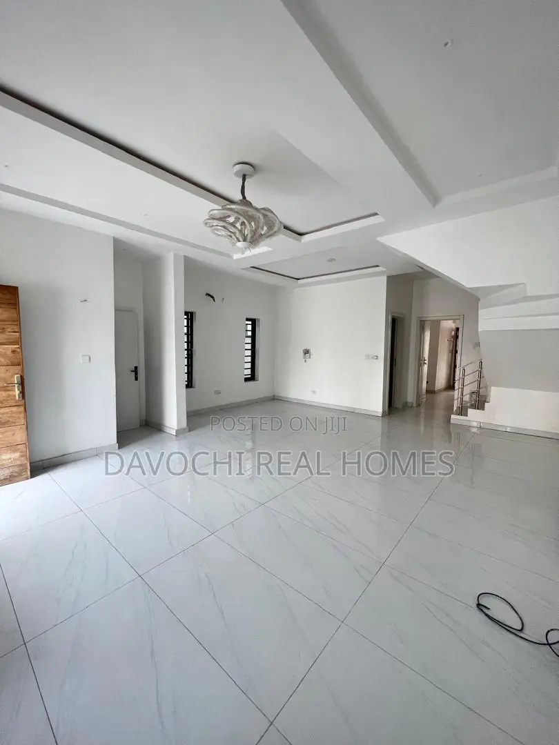 4bdrm Duplex in Ikate, Lekki for rent in Lekki