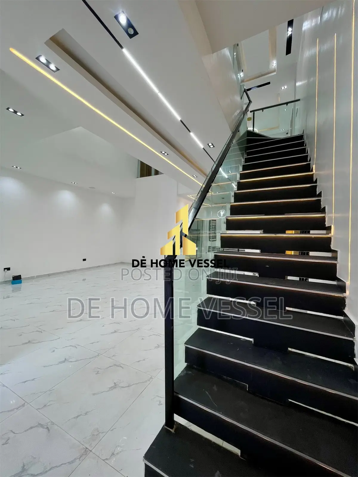 5bdrm Duplex in Osapa london for sale in Osapa london
