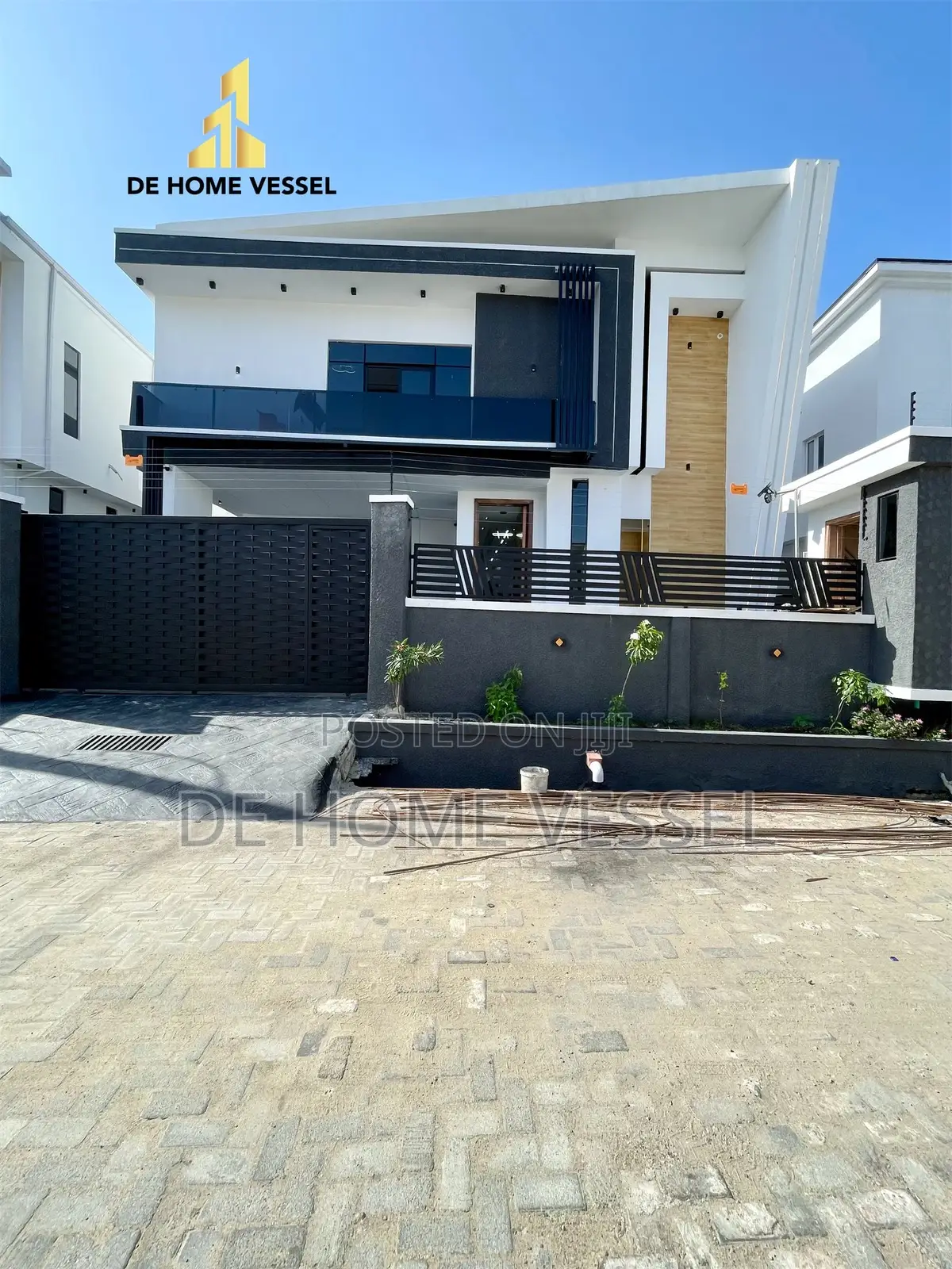 5bdrm Duplex in Osapa london for sale in Osapa london