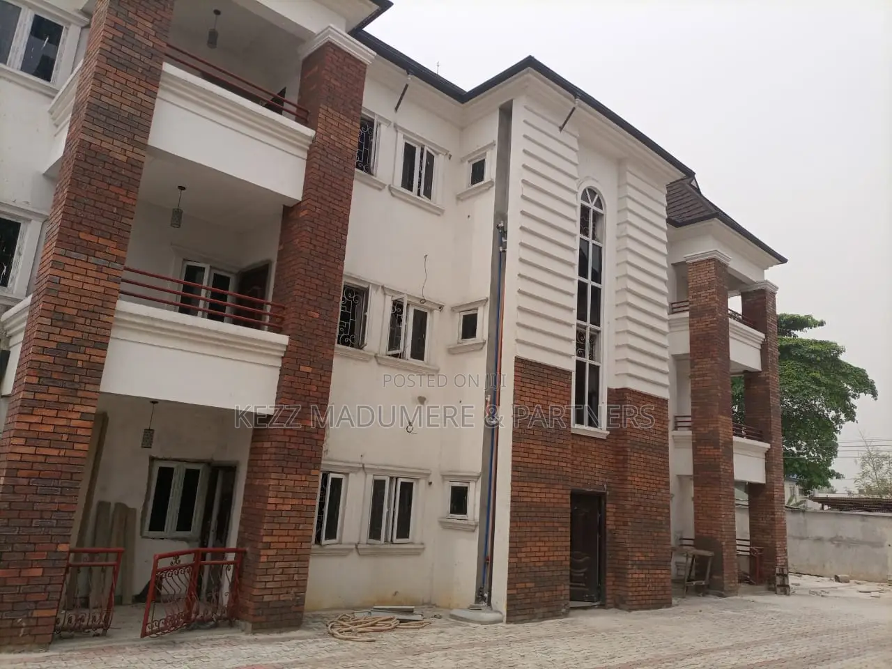 12bdrm Block of Flats in Egbelu Avenue , Off, Port-Harcourt for sale in Port-Harcourt