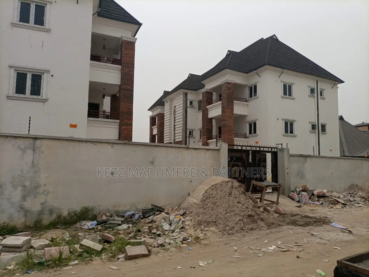 12bdrm Block of Flats in Egbelu Avenue , Off, Port-Harcourt for sale in Port-Harcourt