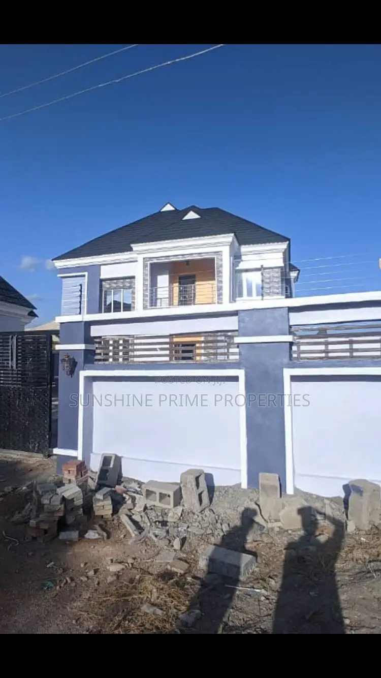 4bdrm Duplex in , Graceland Estate for sale in Akure