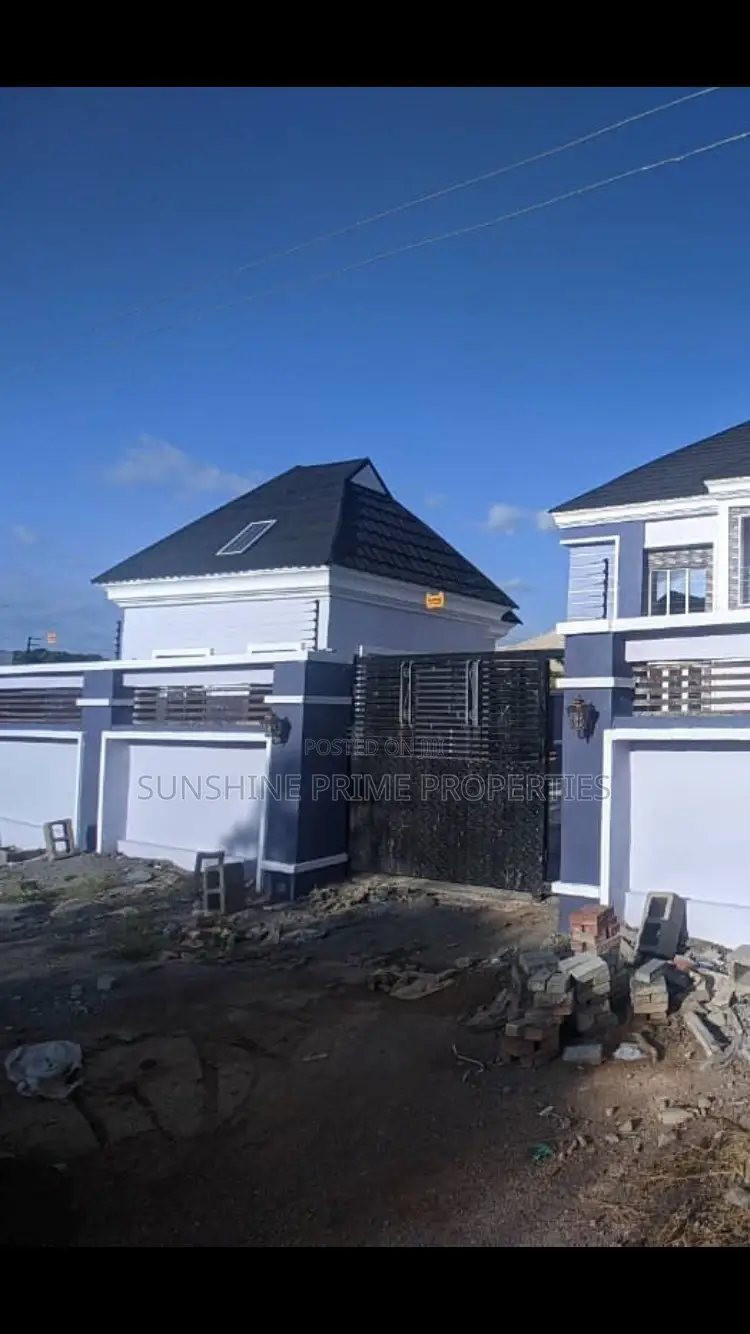 4bdrm Duplex in , Graceland Estate for sale in Akure