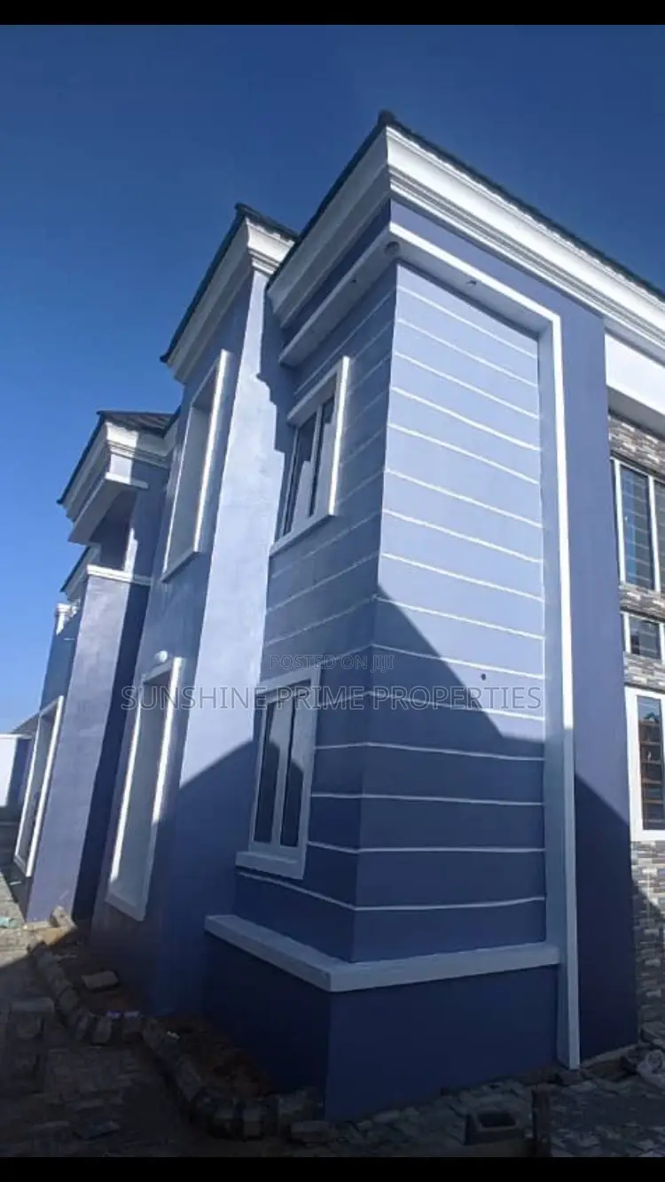 4bdrm Duplex in , Graceland Estate for sale in Akure