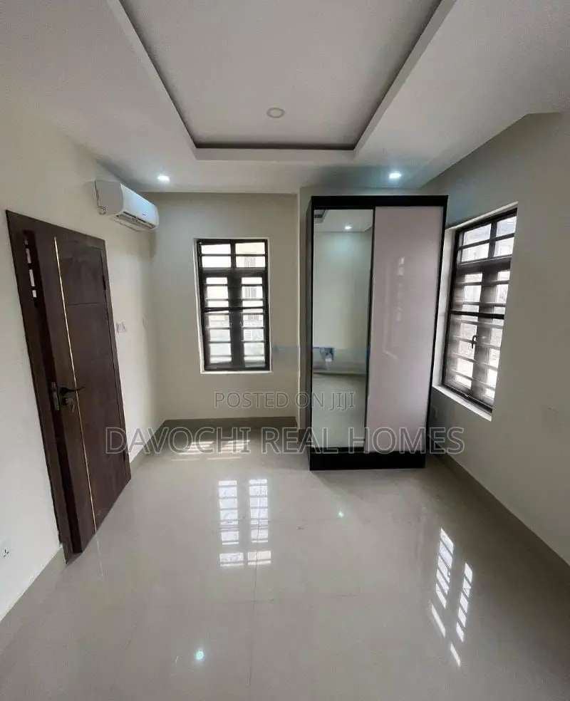 3bdrm Apartment in Lekki Phase One for rent in Lekki