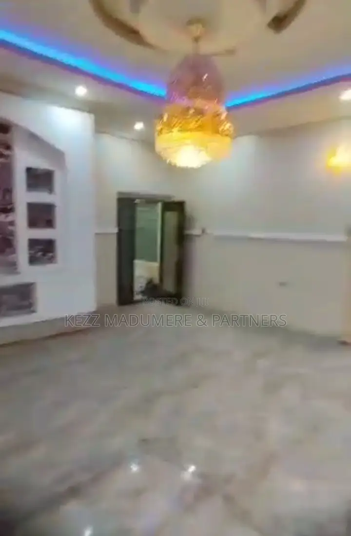 4bdrm Bungalow in Off Airport Rd , for sale in Port-Harcourt