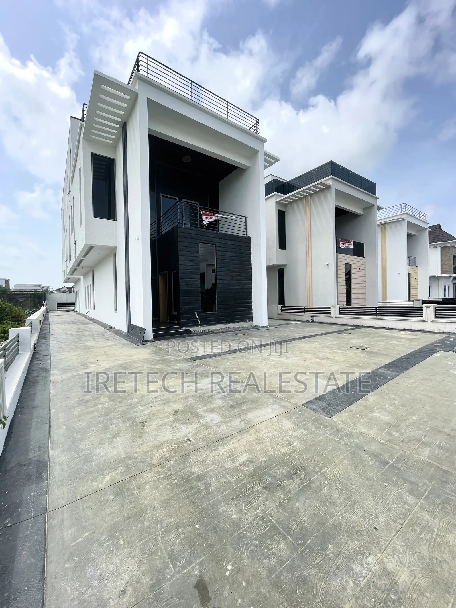 5bdrm Duplex in Osapa Lekki Lagos for sale in Lekki