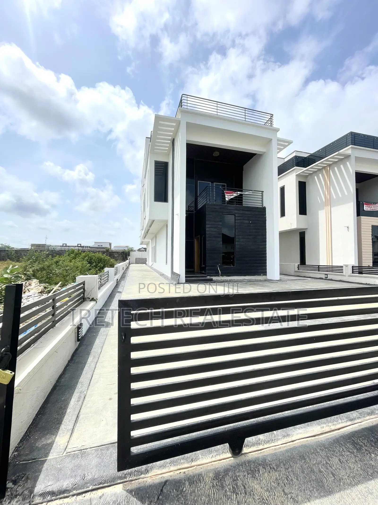 5bdrm Duplex in Osapa Lekki Lagos for sale in Lekki