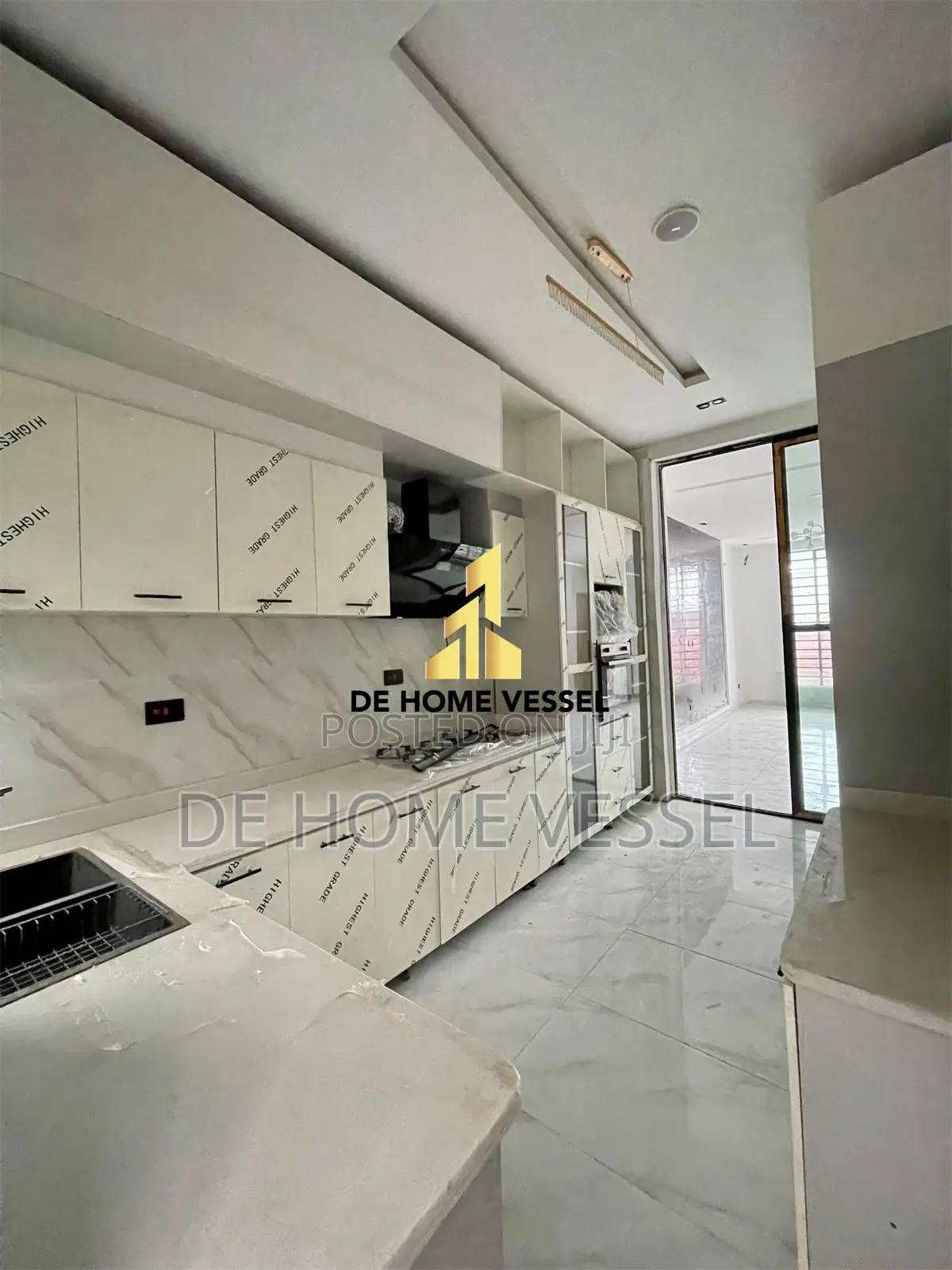 4bdrm Duplex in Ikota for sale in Ikota