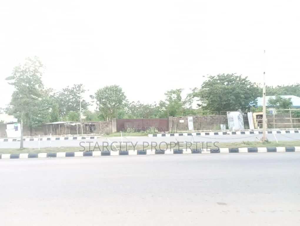20plots of Land With C of O Along Abiola Express Near NNPC in Abeokuta South