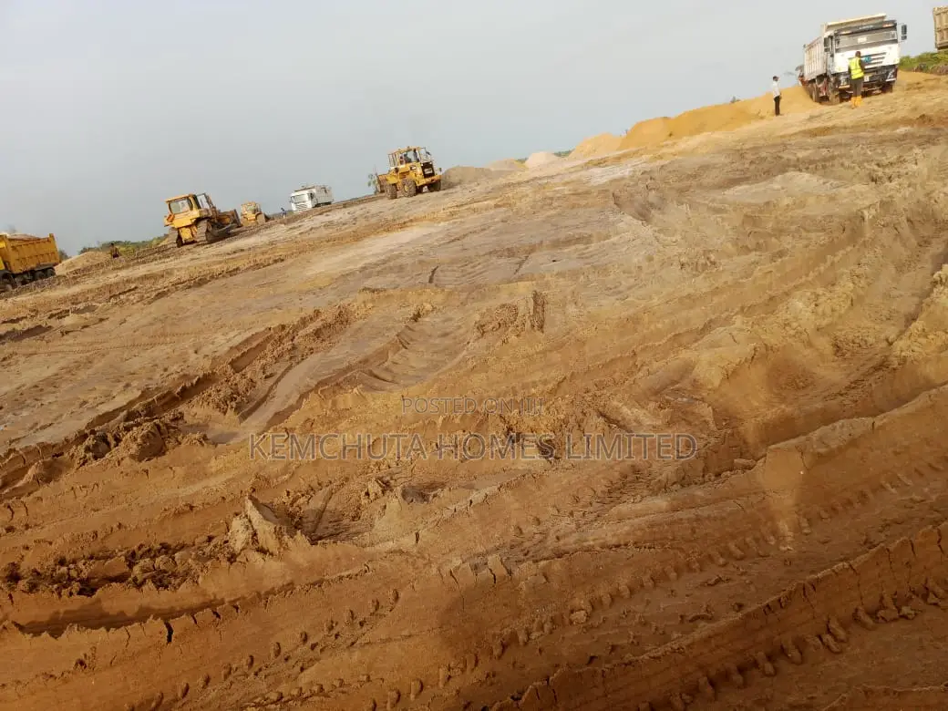 Estate Plots Facing the Beach With a Discount and Allocation in Awoyaya