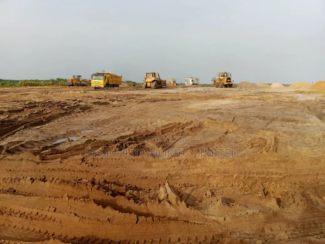 Estate Plots Facing the Beach With a Discount and Allocation in Awoyaya