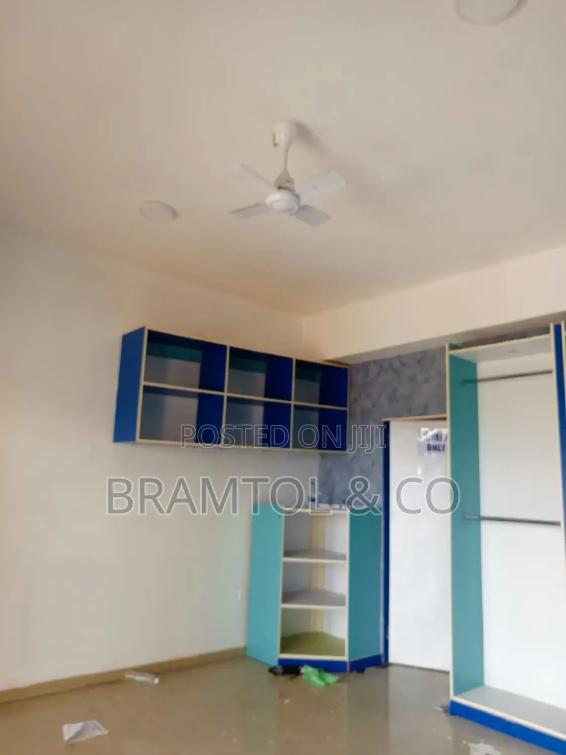 38 SQM Office/Shop Space in a Clean Plaza in Wuye