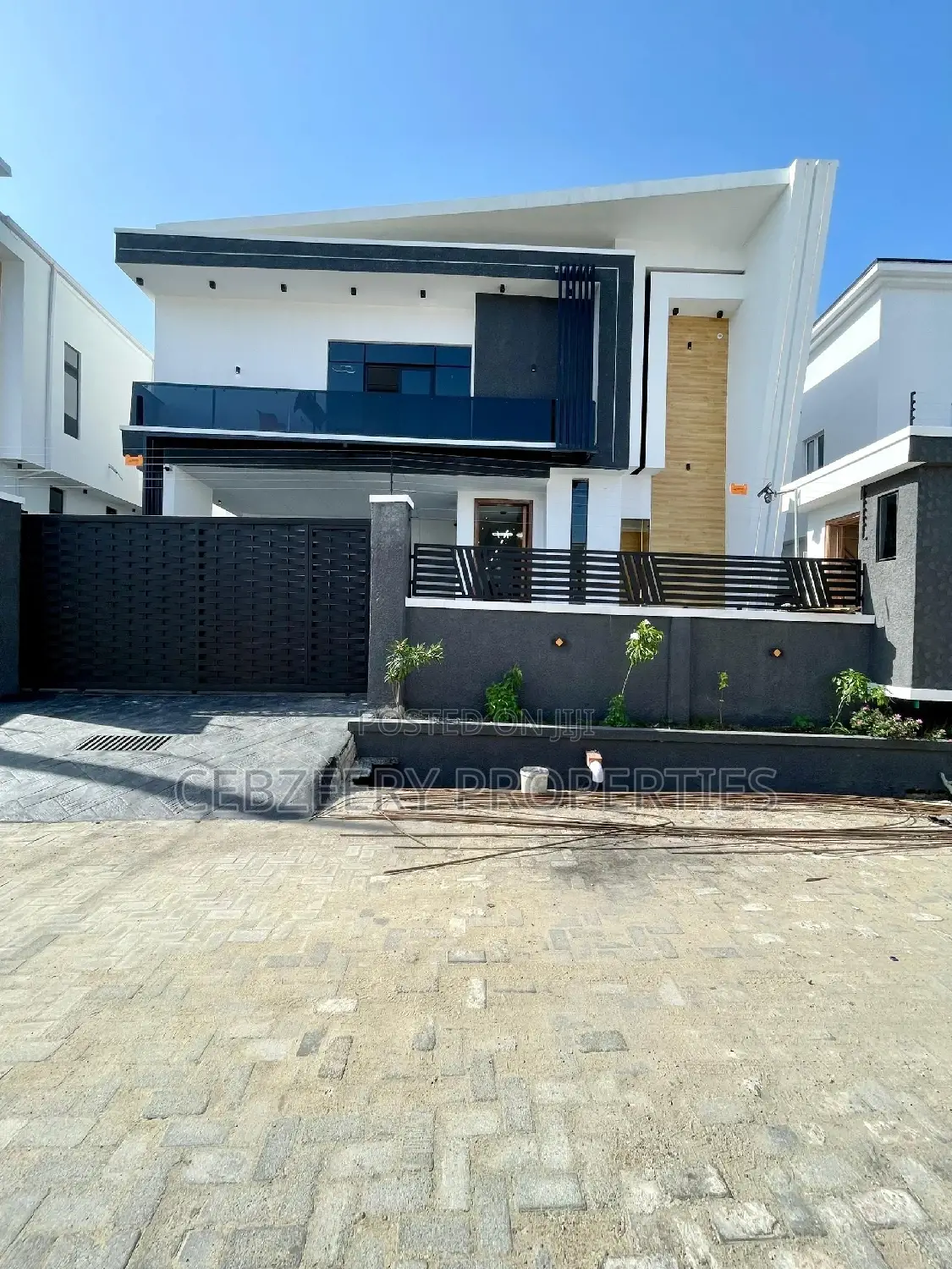 5bdrm Duplex in Lekki for sale in Lekki