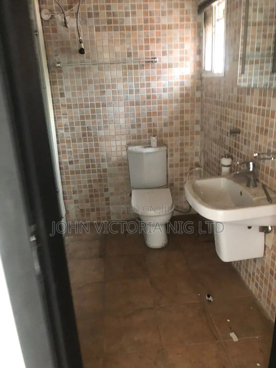 7bdrm Duplex in Omole Phase 2 for sale in Omole Phase 2