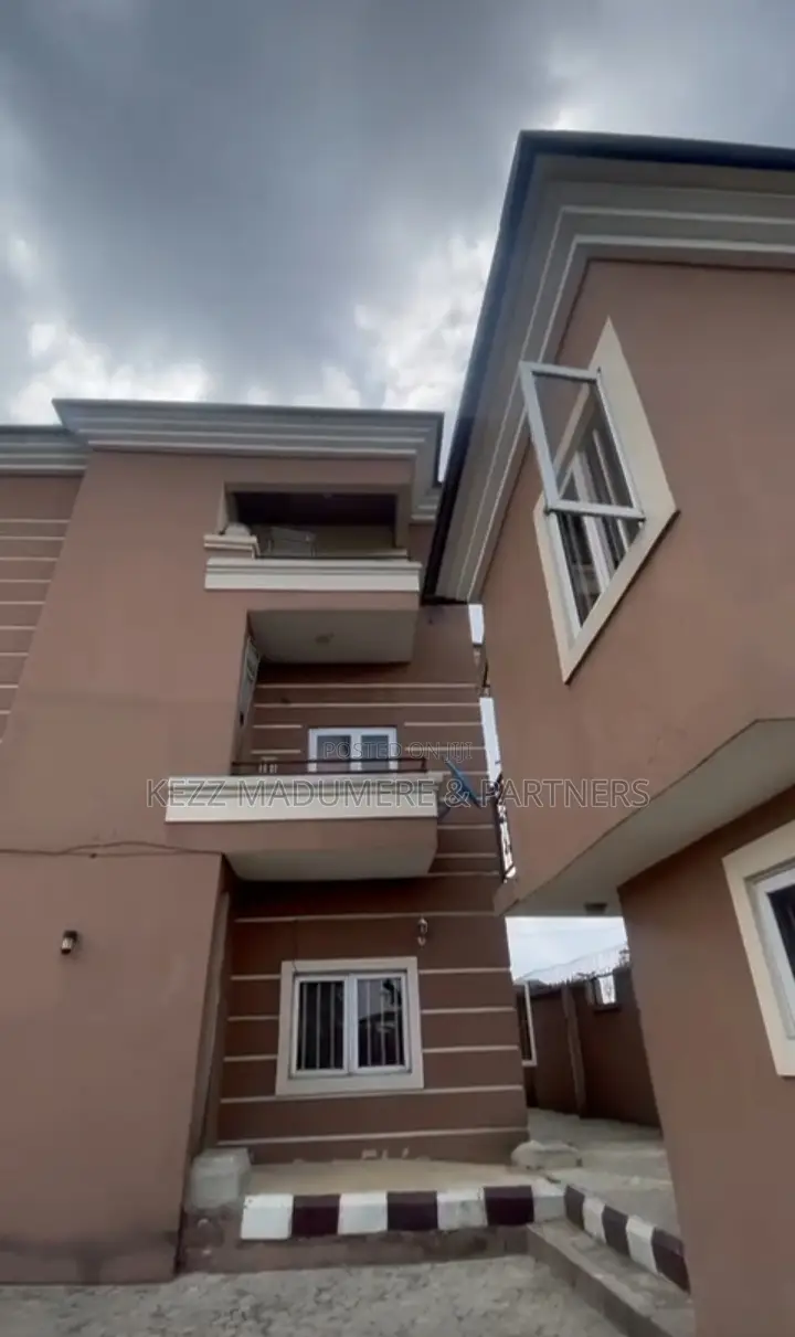 6bdrm Block of Flats in Rumuigbo , Port for sale in Port-Harcourt
