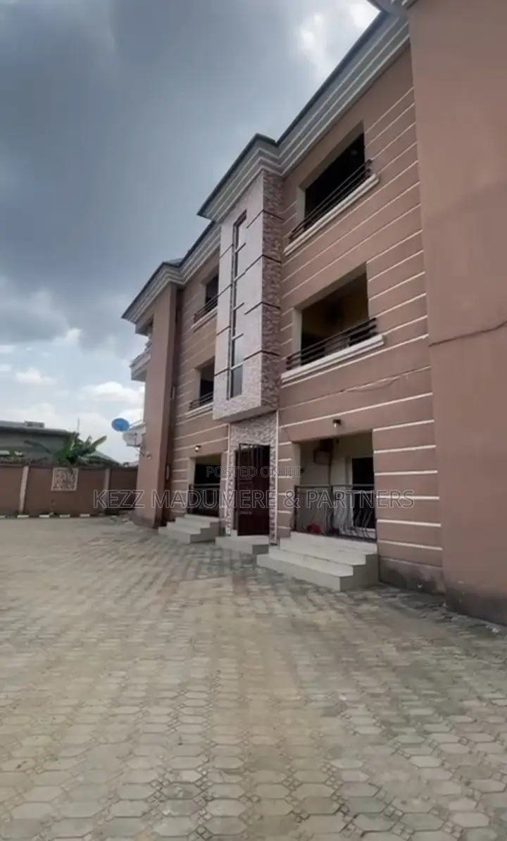 6bdrm Block of Flats in Rumuigbo , Port for sale in Port-Harcourt