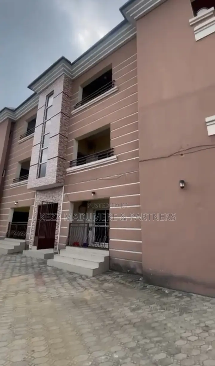 6bdrm Block of Flats in Rumuigbo , Port for sale in Port-Harcourt