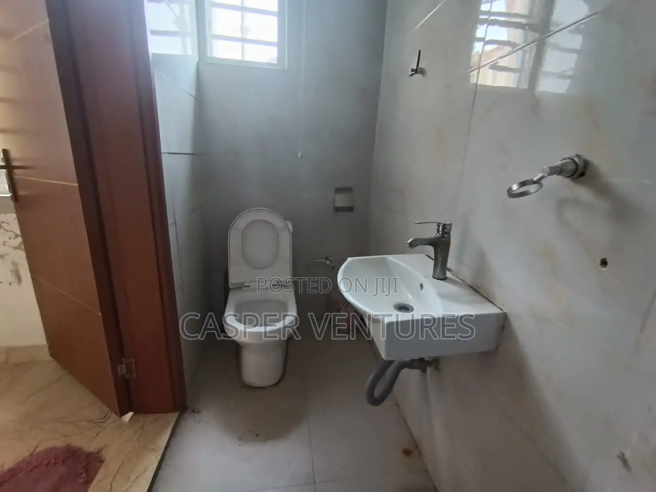 4bdrm Duplex in Alternative, Chevron for rent in Chevron
