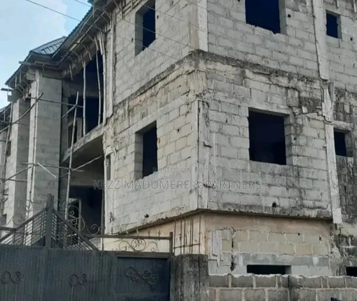 12bdrm Block of Flats in Naze , Owerri, Imo, Port-Harcourt for sale in Port-Harcourt