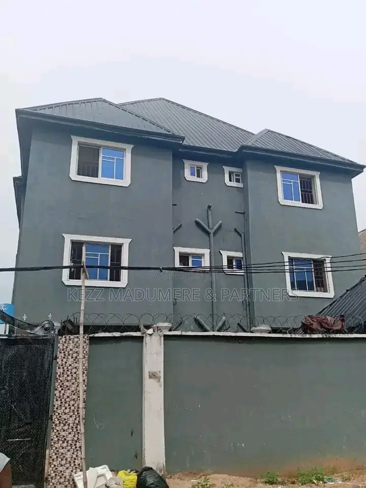 6bdrm Block of Flats in World Bank , Owerri for sale in Owerri
