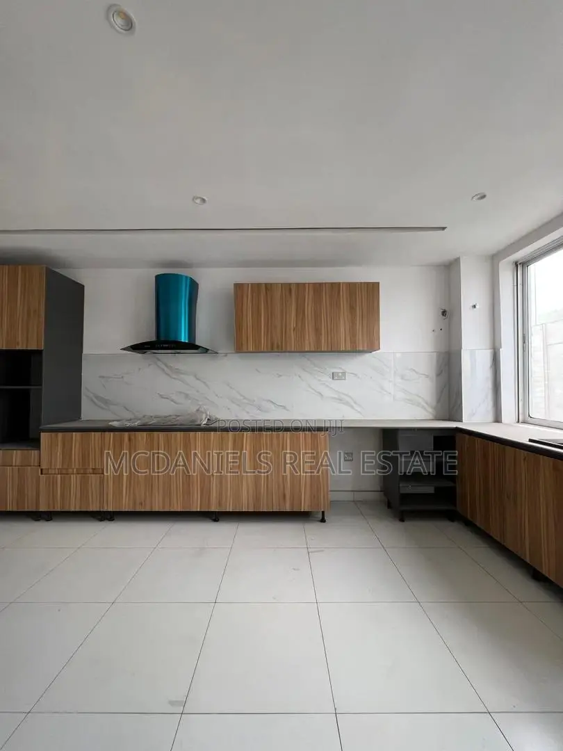 3bdrm Apartment in Old Ikoyi for sale in Old Ikoyi
