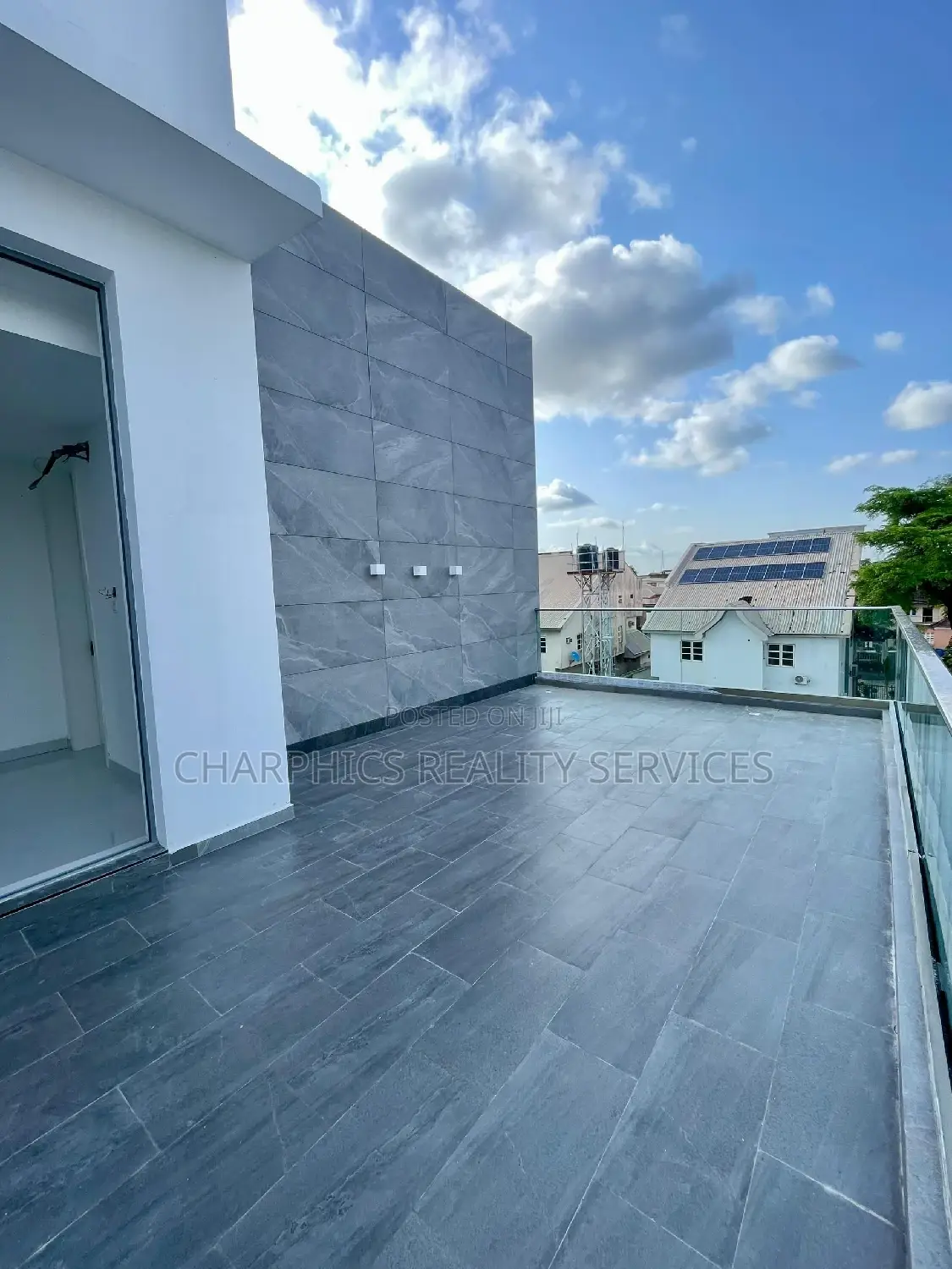 5bdrm Duplex in Lekki Phase 1 for sale in Lekki Phase 1