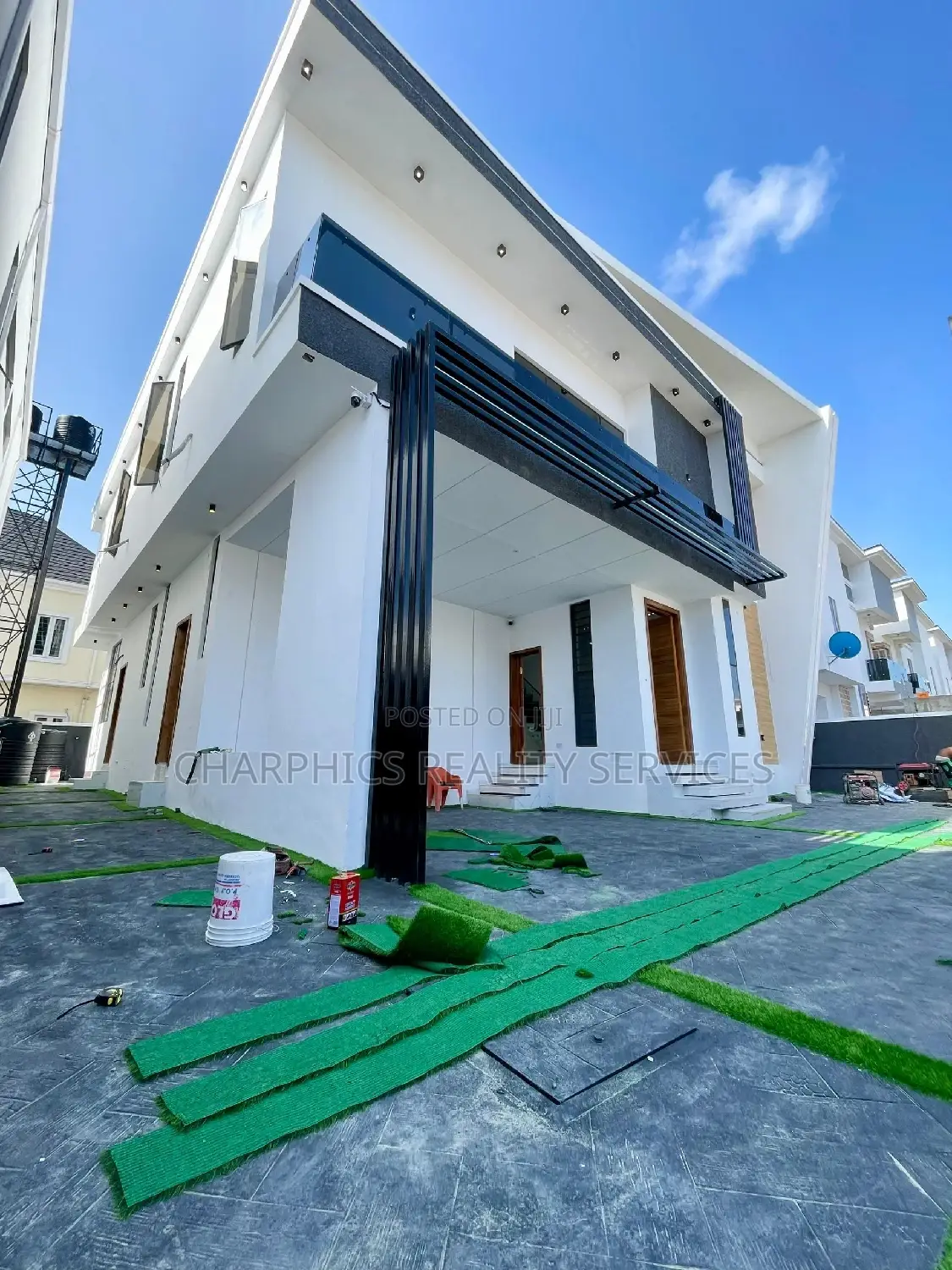 5bdrm Duplex in Osapa london for sale in Osapa london