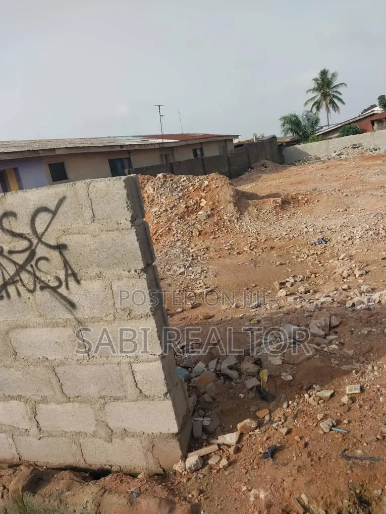 Standard Full Plot Suitable for Commercial/Residential Use in Iyana Ipaja