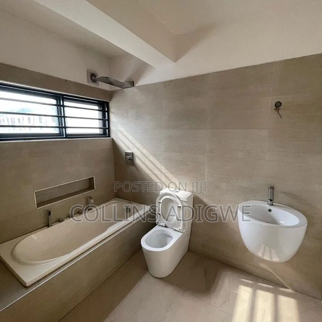 4bdrm Duplex in Chevron for sale in Chevron
