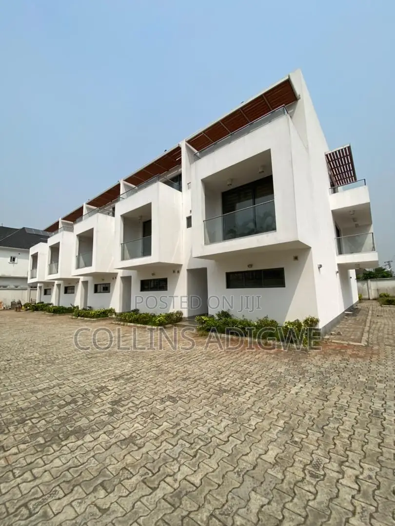 4bdrm Duplex in Chevron for sale in Chevron