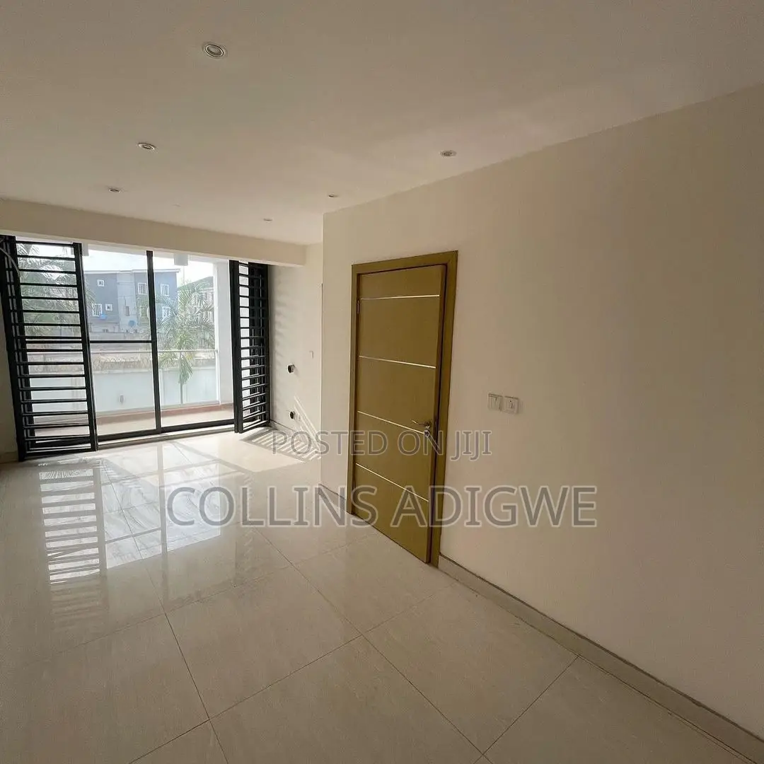 4bdrm Duplex in Chevron for sale in Chevron