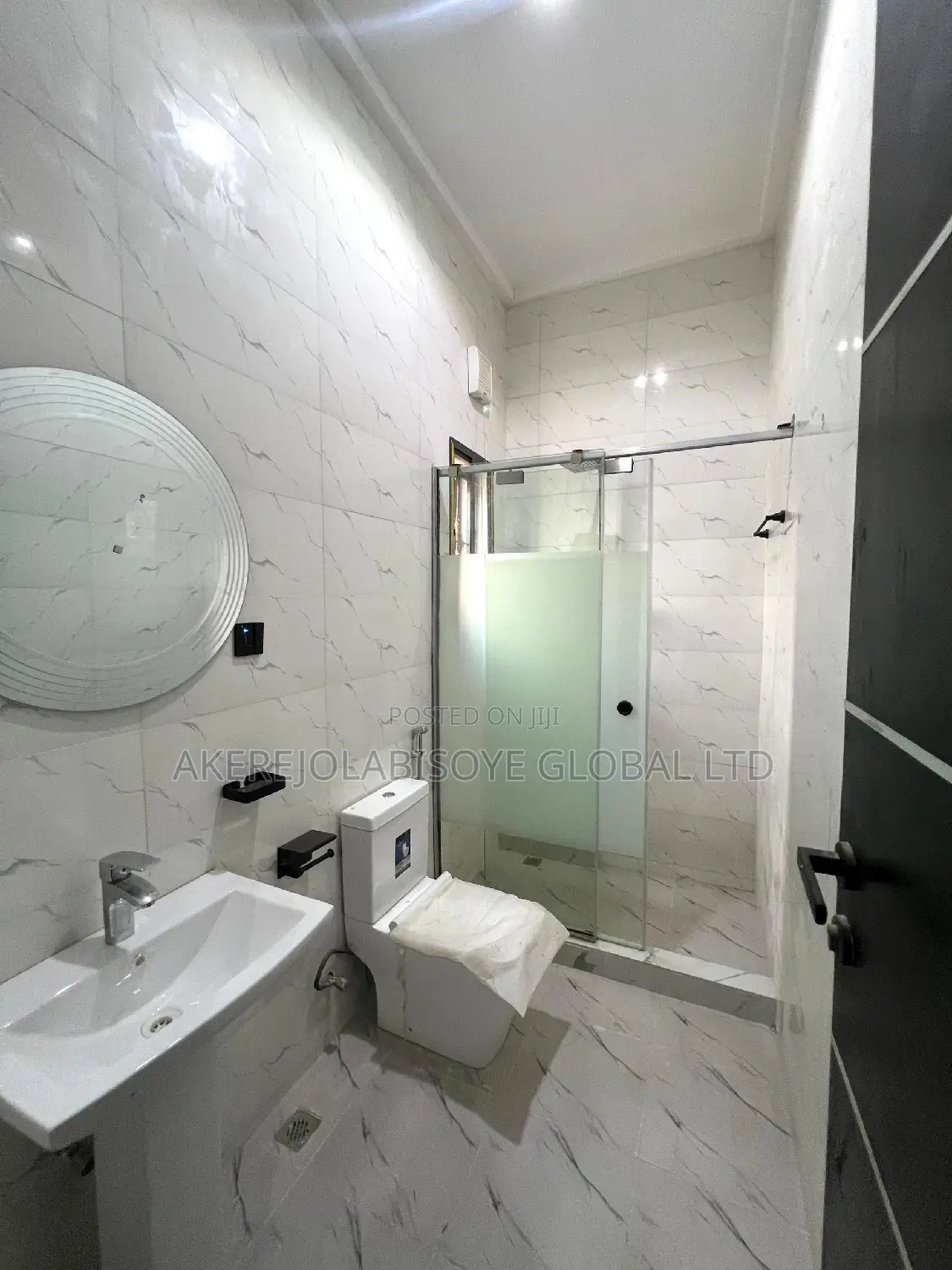 5bdrm Duplex in Guzape for sale in Guzape District