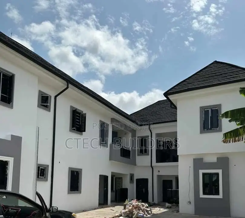 3bdrm Block of Flats in Benin City for sale in Benin City