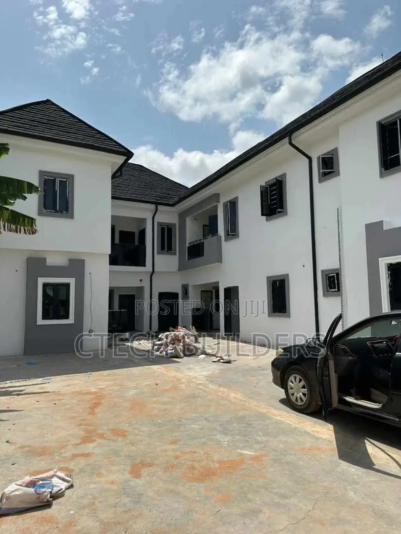 3bdrm Block of Flats in Benin City for sale in Benin City