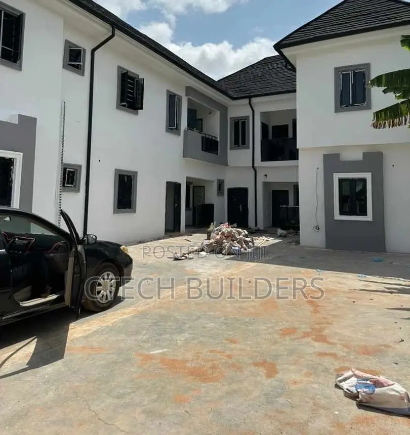 3bdrm Block of Flats in Benin City for sale in Benin City