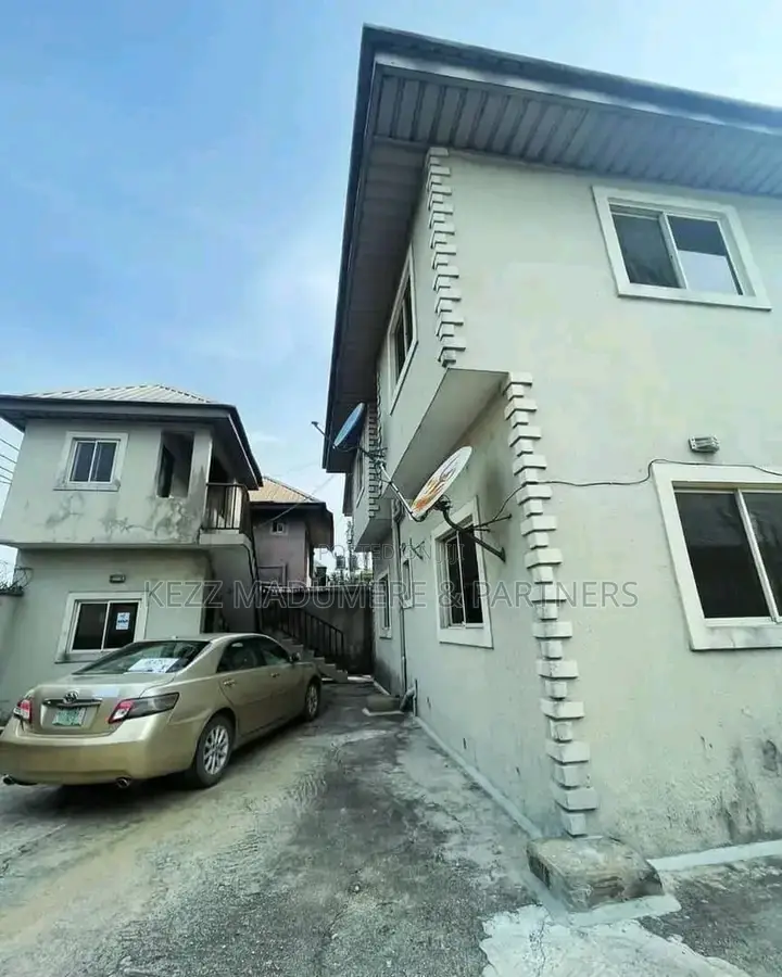 8bdrm Block of Flats in Ada George , Port for sale in Port-Harcourt