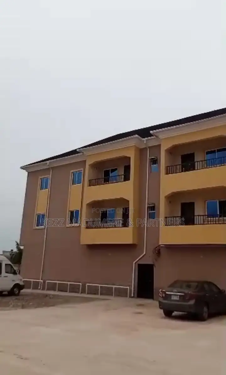 18bdrm Block of Flats in Centenary City for sale in Enugu