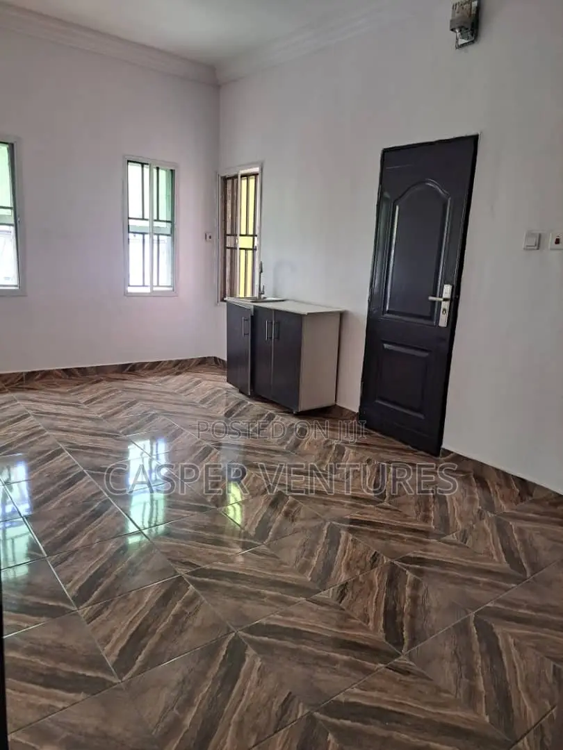 Studio Apartment in Lekki Paradise 2, Chevron for rent in Chevron