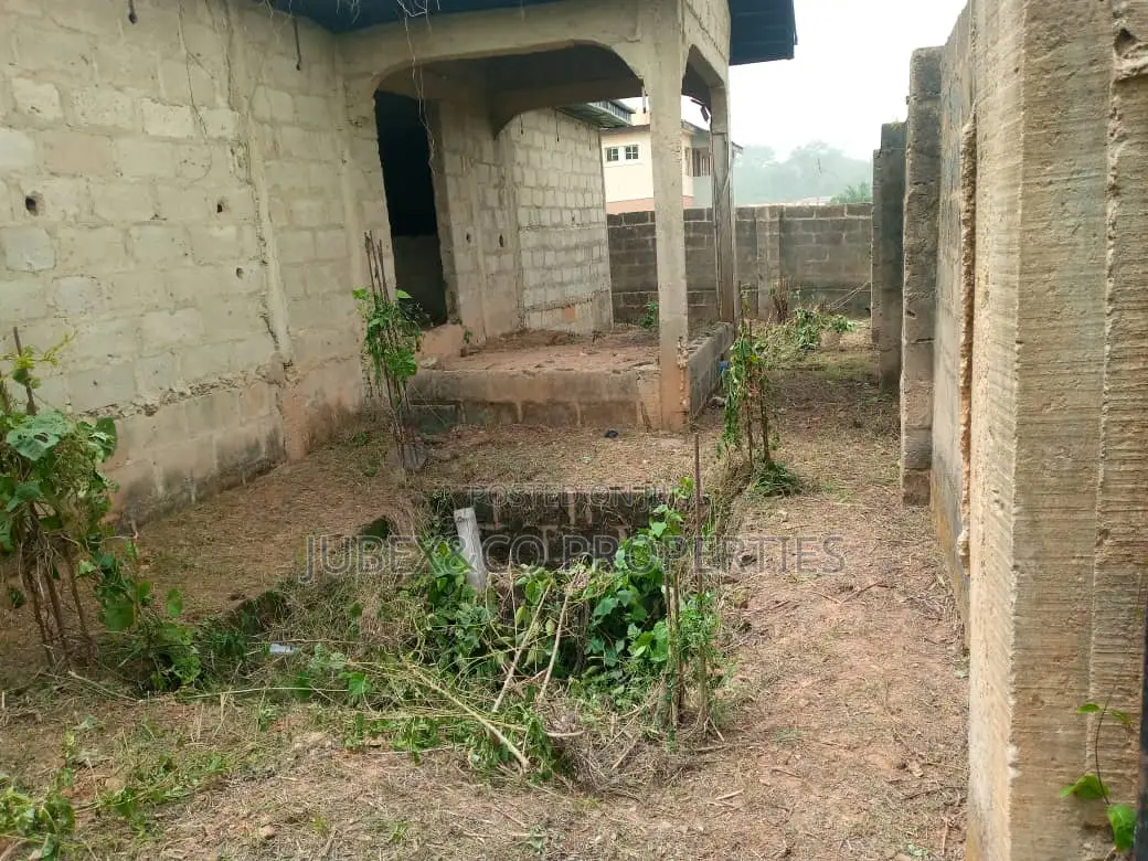 1bdrm Block of Flats in Futa South Gate, Akure for sale in Akure