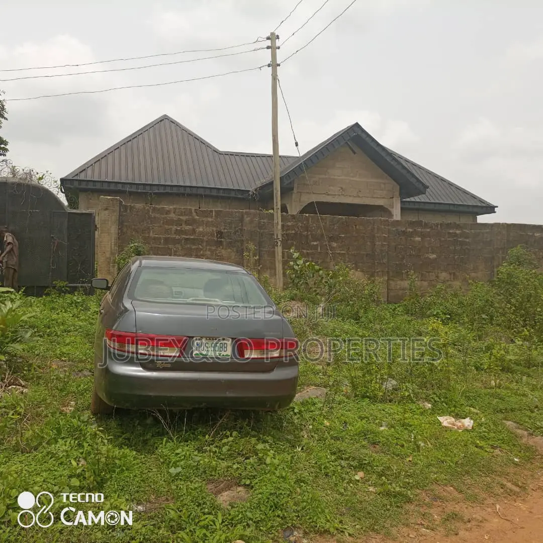 1bdrm Block of Flats in Futa South Gate, Akure for sale in Akure