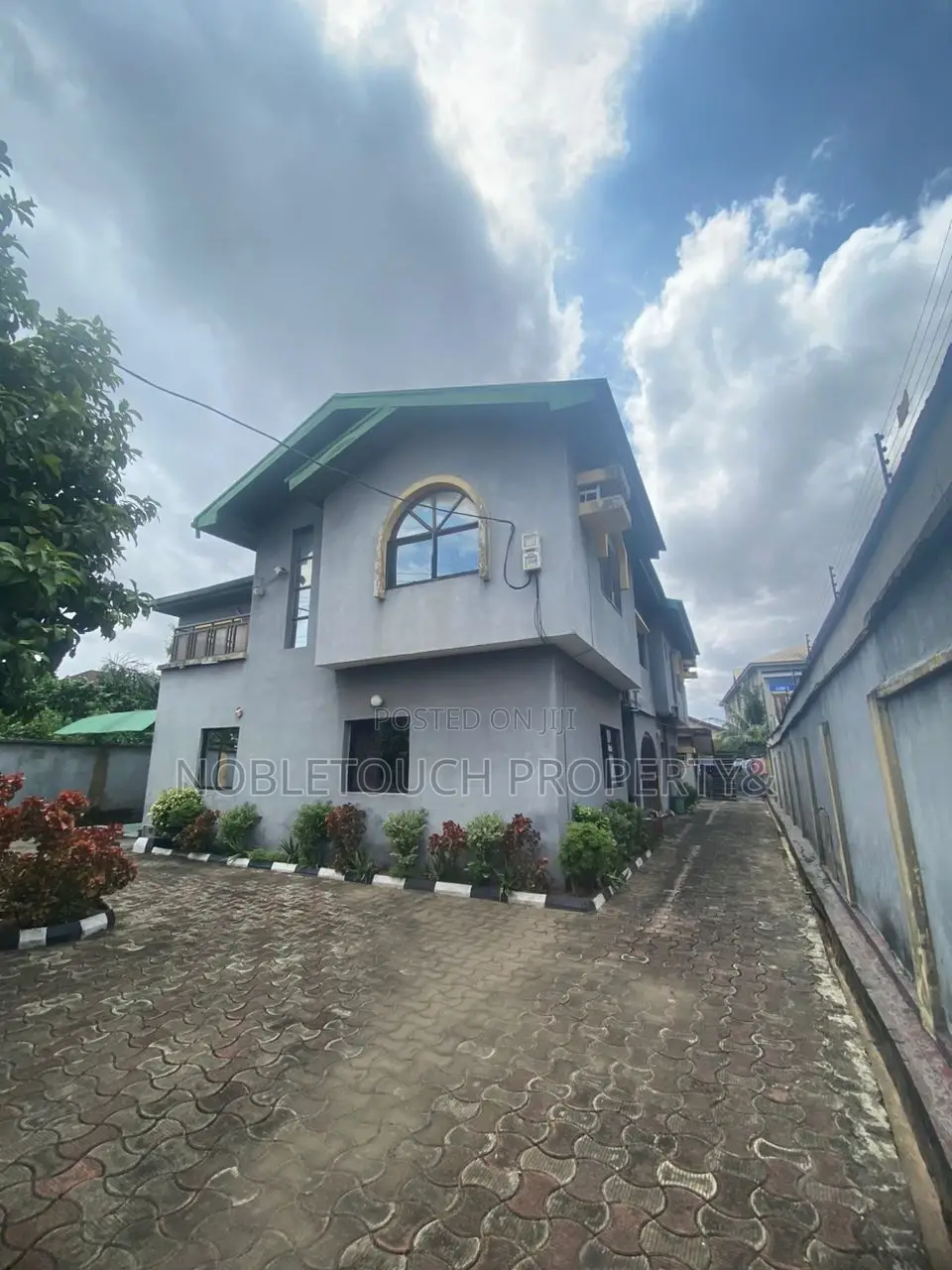 6bdrm Duplex in Ago Lagos for sale in Ago Palace