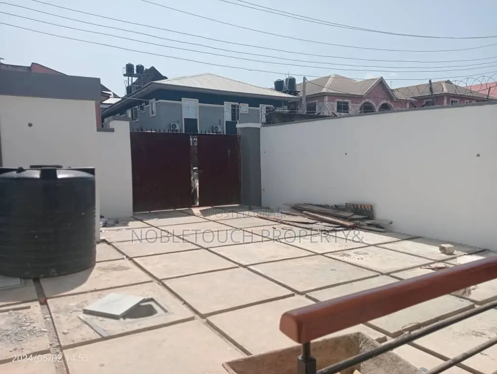 4bdrm Duplex in Egbeda Lagos for sale in Egbeda