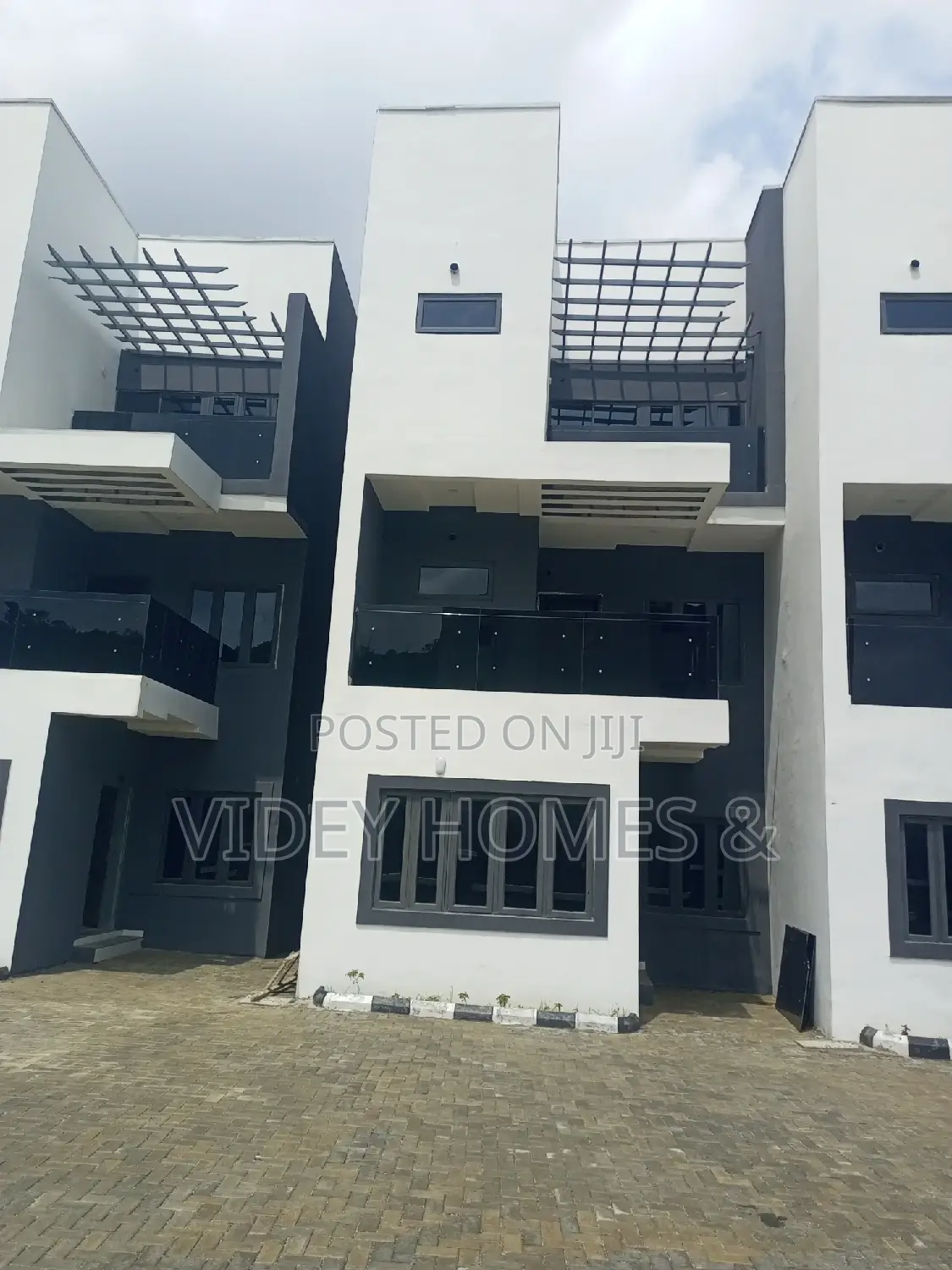 4bdrm Townhouse / Terrace in Jolly Estate, Guzape District for rent in Guzape District