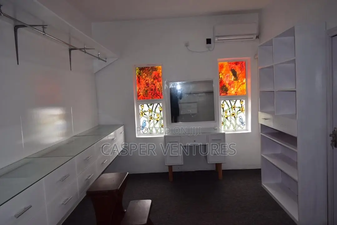 Furnished 3bdrm Apartment in Paradise 3, Chevron for rent in Chevron