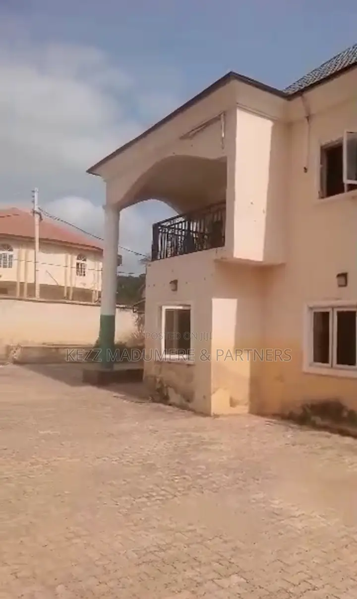 5bdrm Duplex in Trans Ekulu , New for sale in Enugu