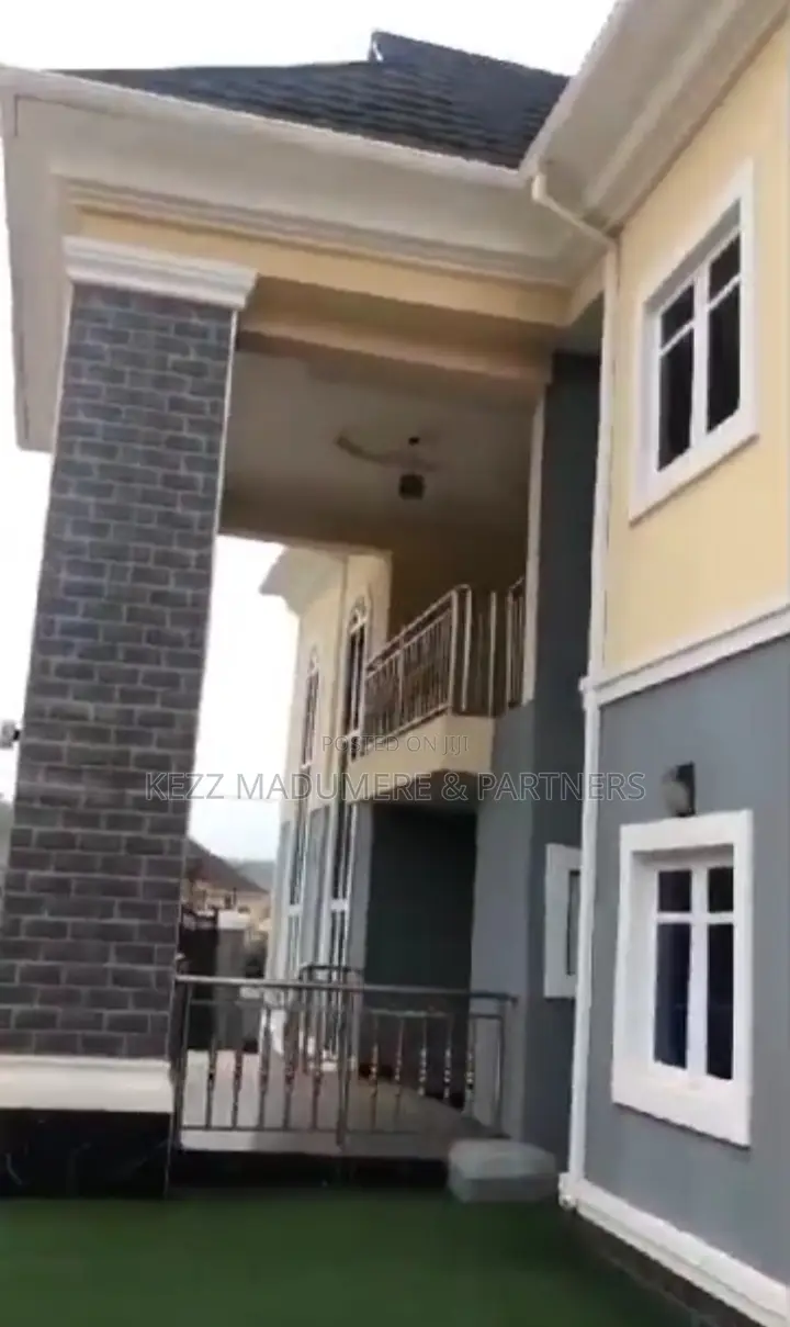 5bdrm Duplex in Golf Estate Annex , for sale in Enugu