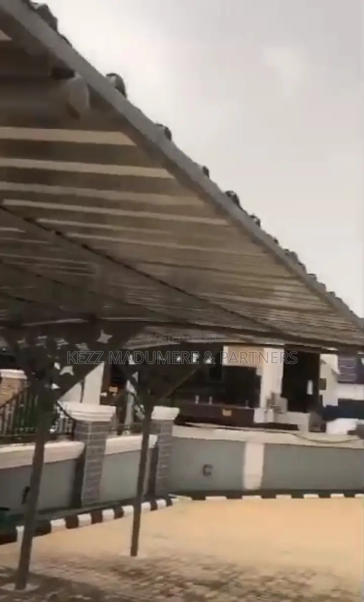 5bdrm Duplex in Golf Estate Annex , for sale in Enugu