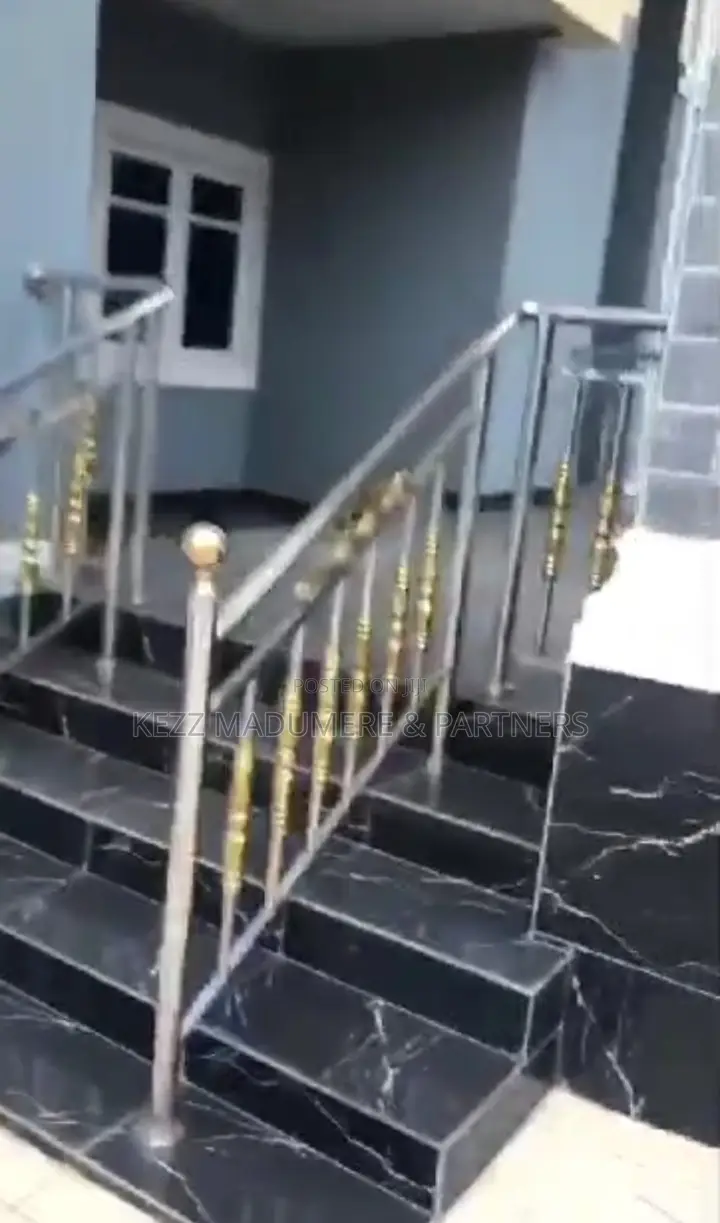 5bdrm Duplex in Golf Estate Annex , for sale in Enugu